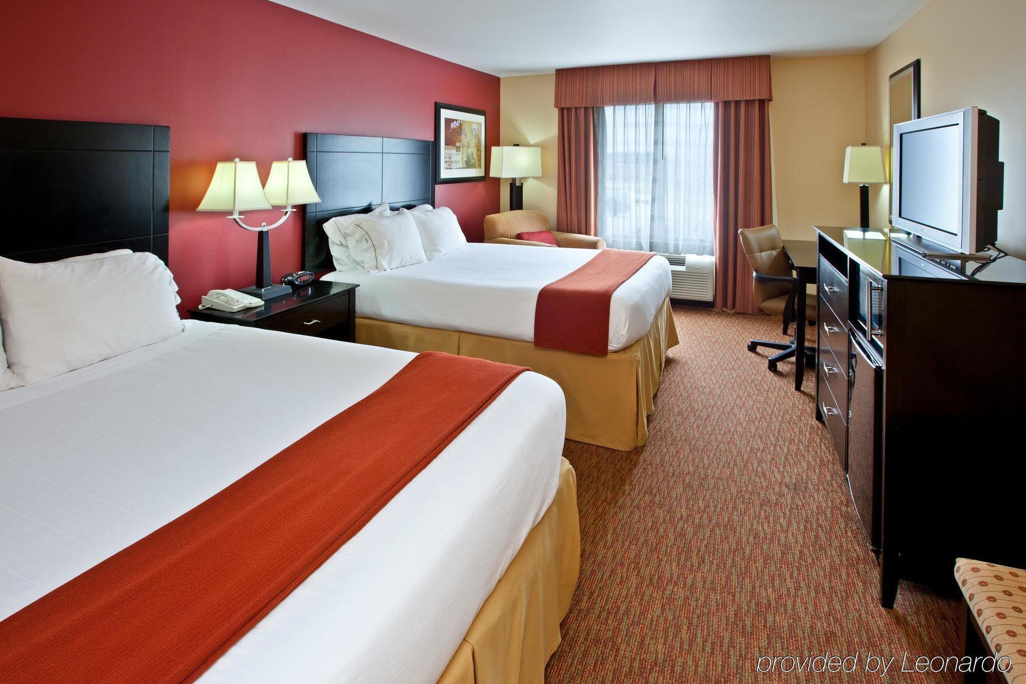 Holiday Inn Express & Suites Schererville, An Ihg Hotel Room photo